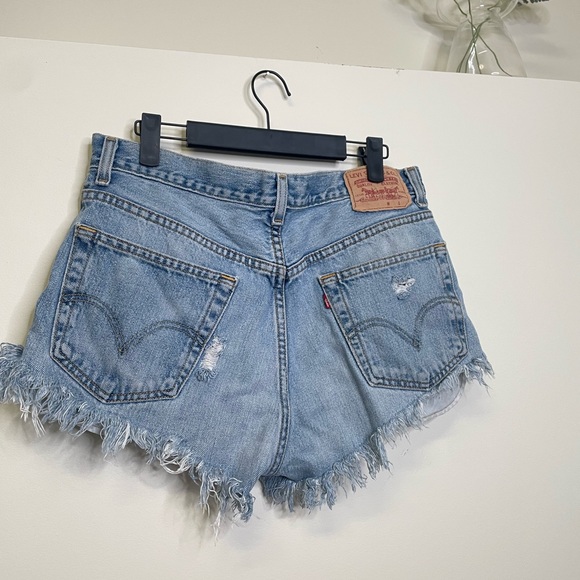LEVIS cut off denim shorts - Picture 8 of 8